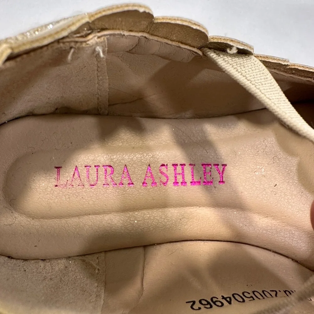 Laura Ashley Glitter‎ Scalloped Ballet Flats Kids Size 6 Gold Bow | Princesscore